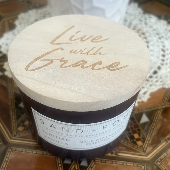 Tahitian Vanilla Scented Candle - Picture 11 of 16